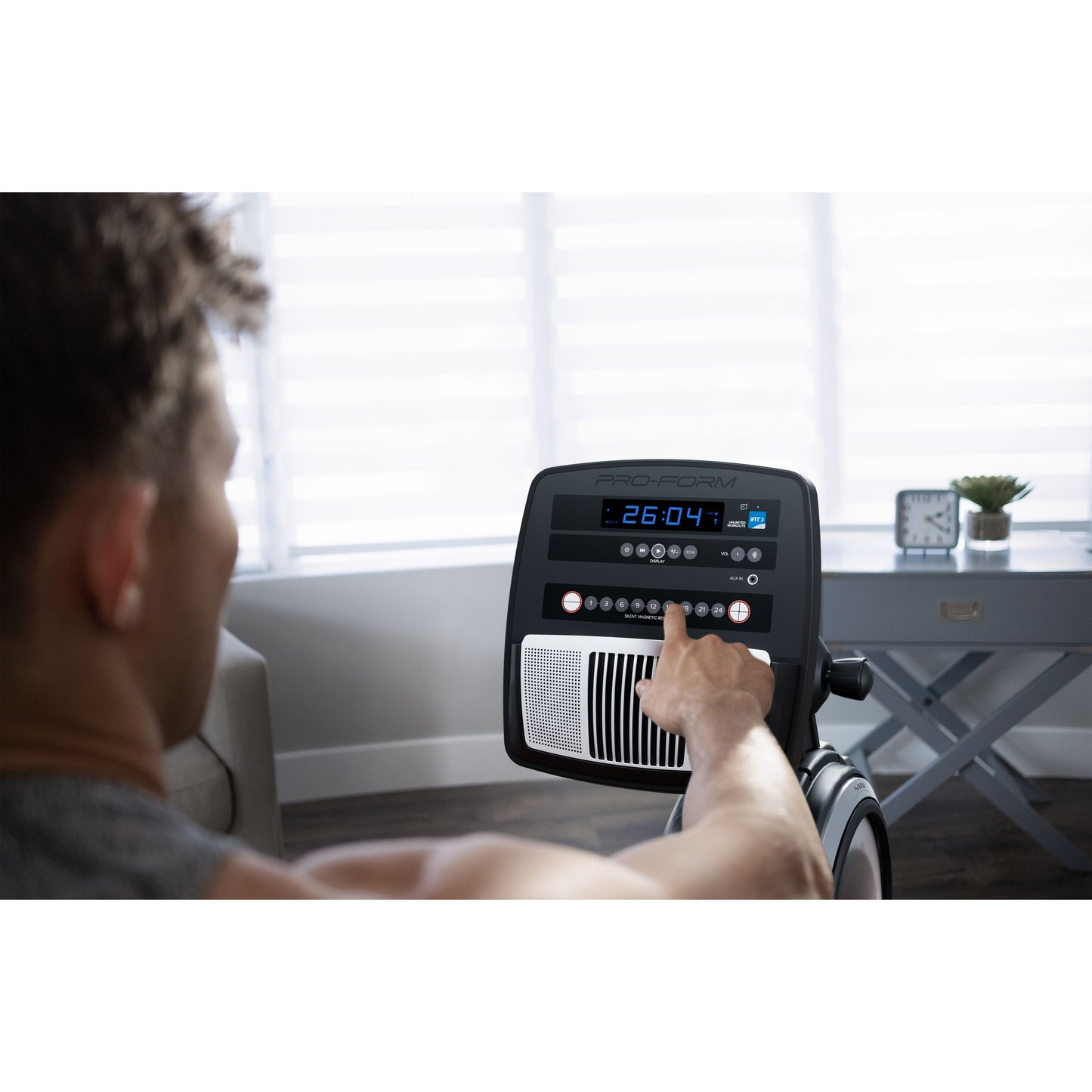 ProForm 750R ; Rameur avec 5 écrans, support de tablette intégré et design compact