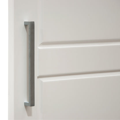 Armoire penderie 3 portes Cosmo 100 % bois massif de Palace Imports avec portes en bois massif ou en miroir