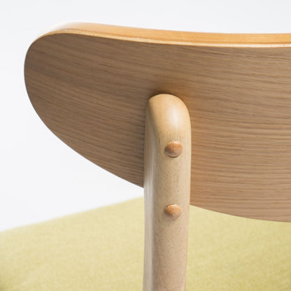 Chaise de salle à manger Abrielle en bois d'hévéa rembourrée de style milieu de siècle (lot de 2) par Christopher Knight Home