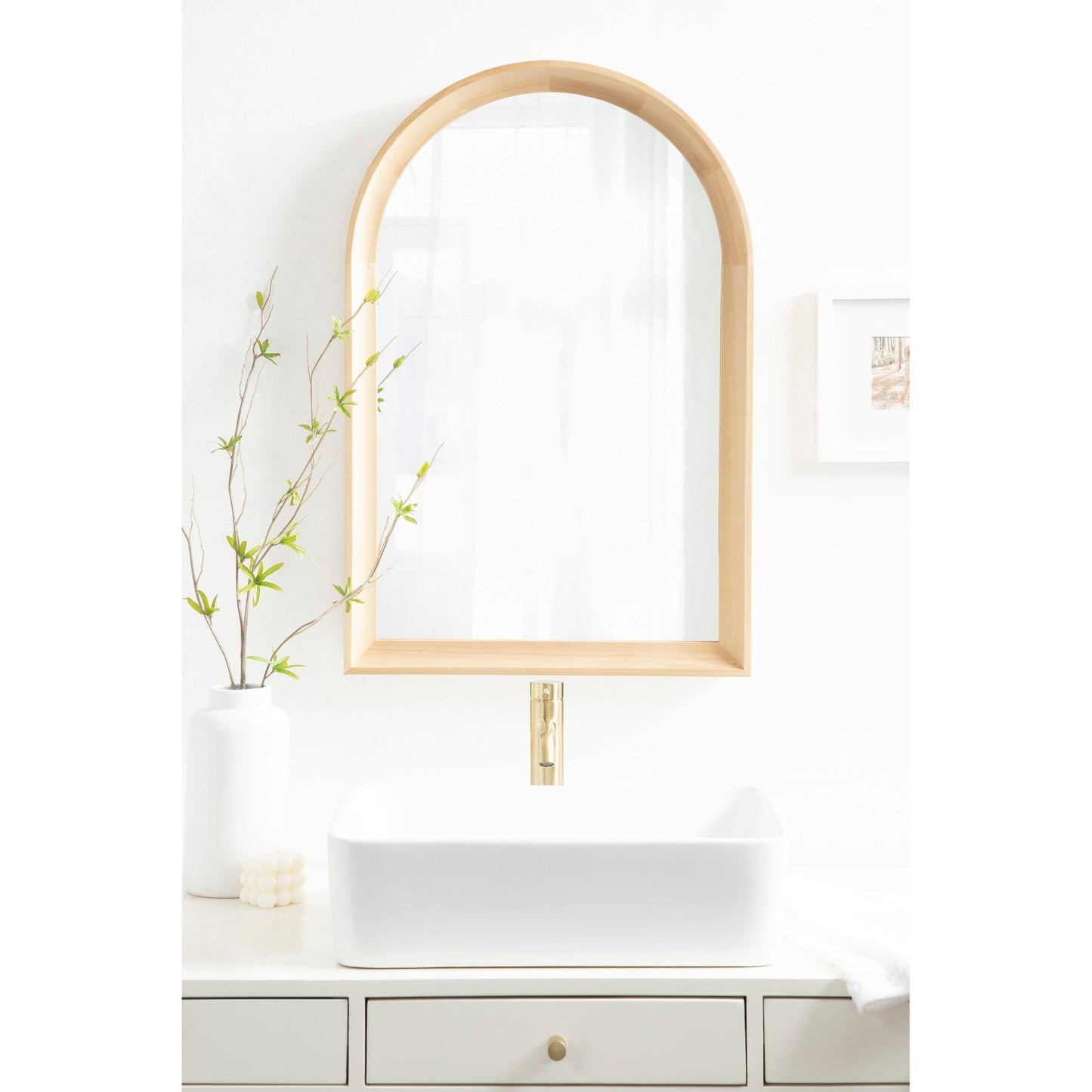 Miroir mural en bois Arch de Kate et Laurel Hatherleigh