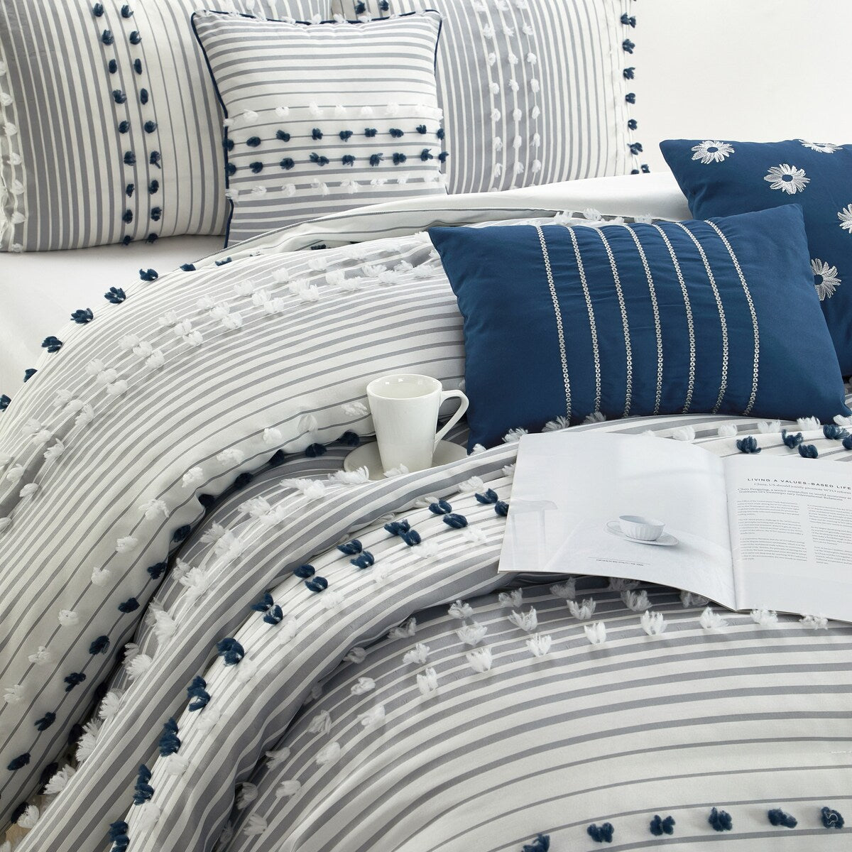 Nanshing Jessy Modern Striped 7 Piece Comforter Set