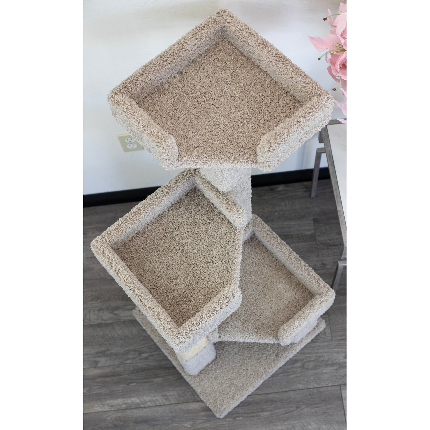 Nouveaux condos pour chats à 3 niveaux en bois massif et tapis. Arbre à chat